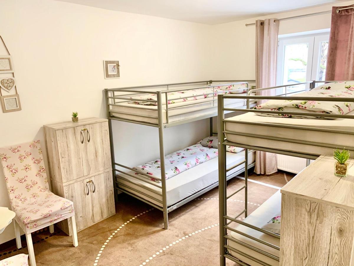 Single Bed 3-Bed Female Dormitory Room