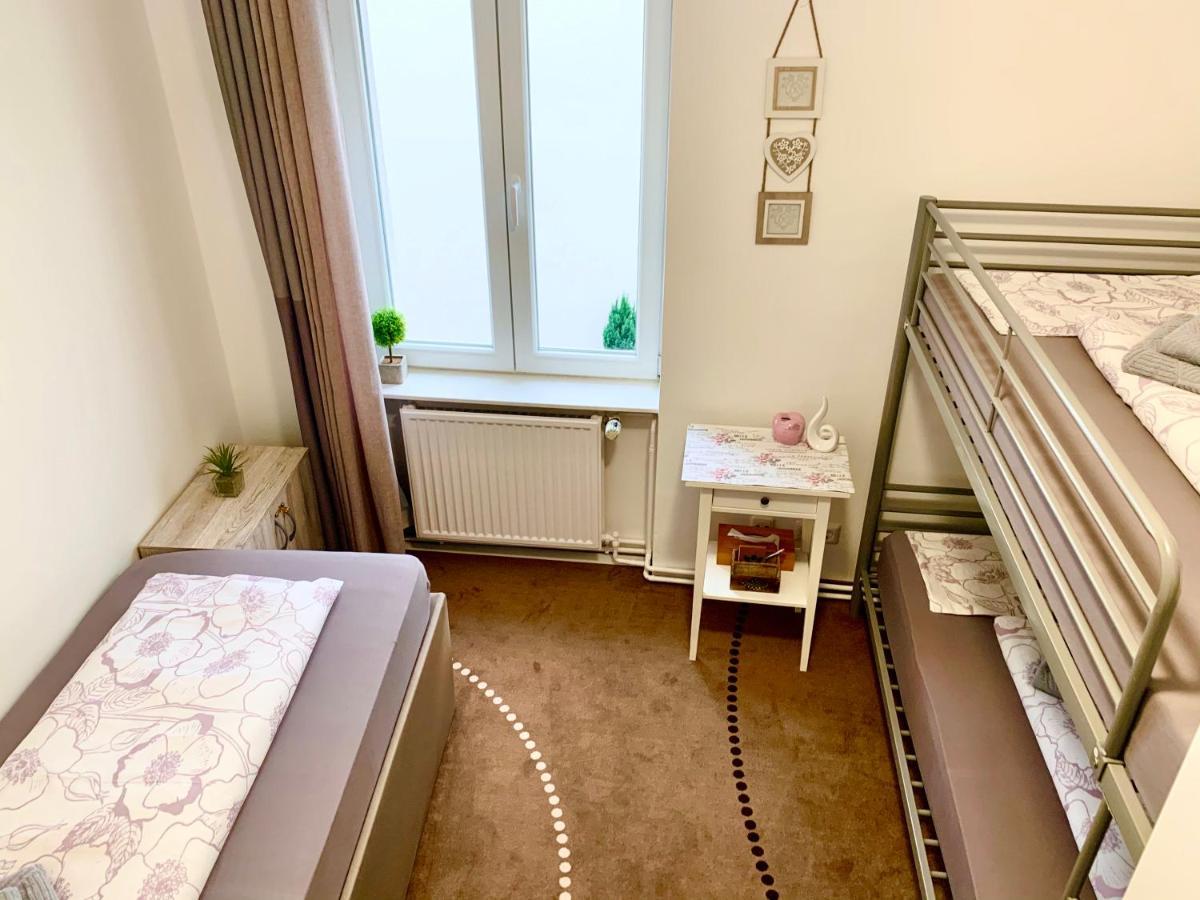 Single Bed 3-Bed Dormitory Room