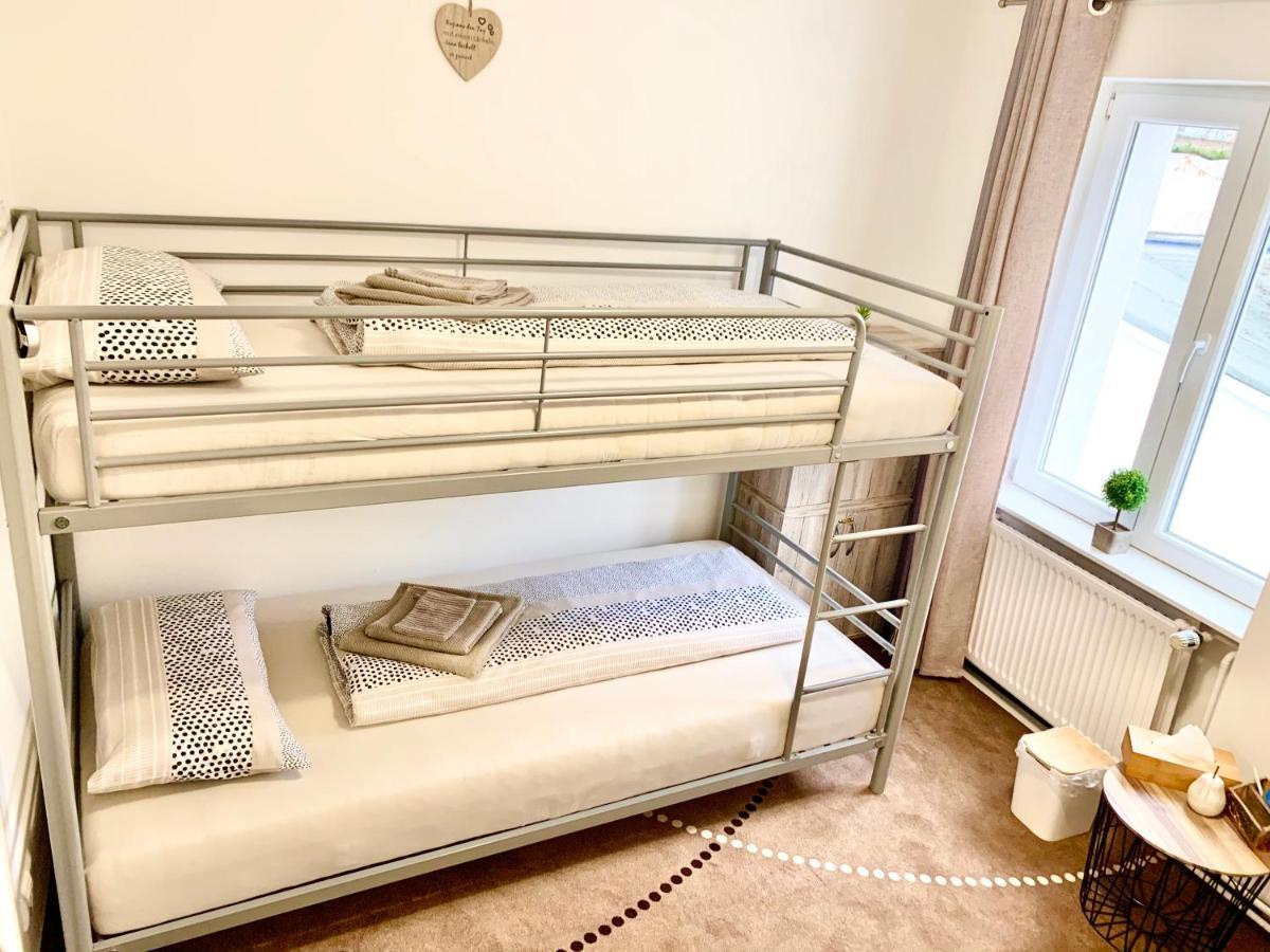 Single Bed 3-Bed Female Dormitory Room