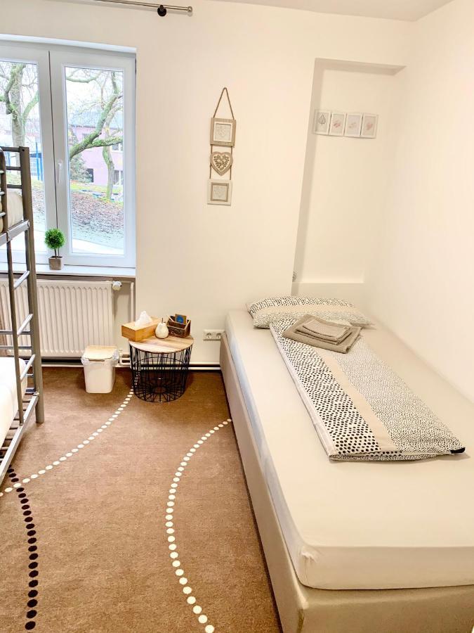 Single Bed 3-Bed Female Dormitory Room