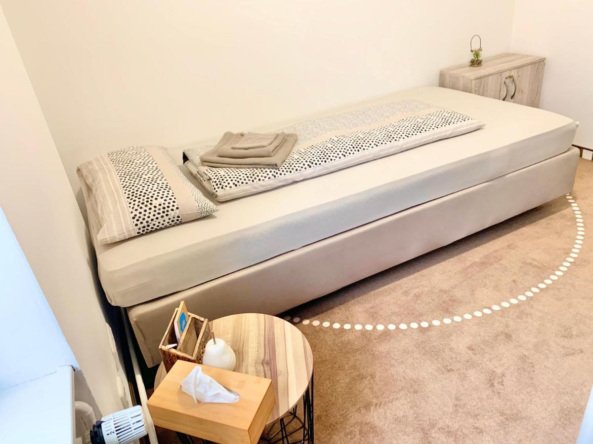 Single Bed 3-Bed Female Dormitory Room
