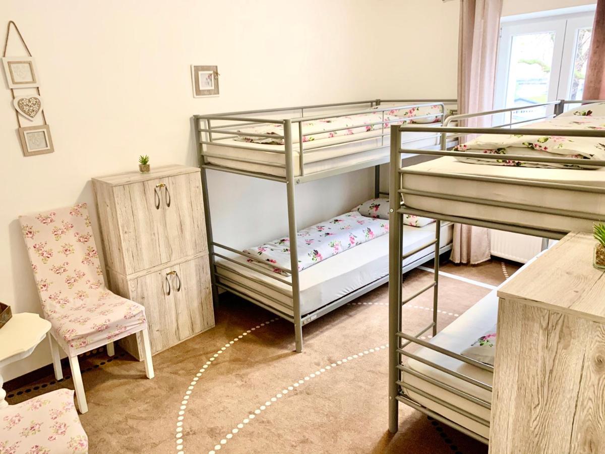 Single Bed 3-Bed Female Dormitory Room
