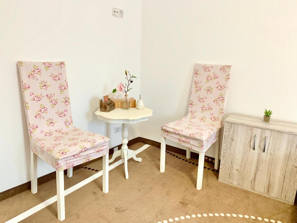Single Bed 3-Bed Female Dormitory Room