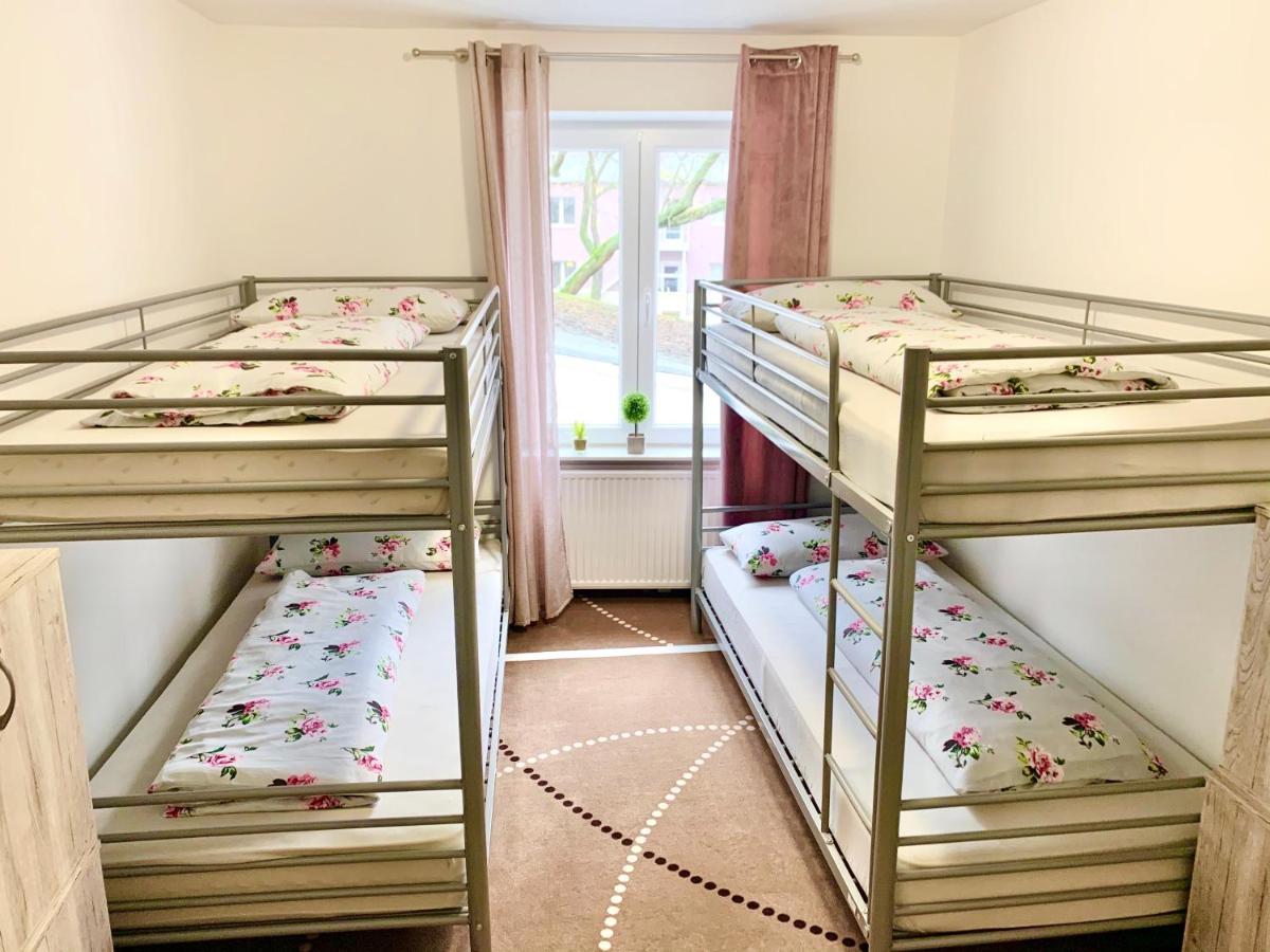 Single Bed 3-Bed Female Dormitory Room